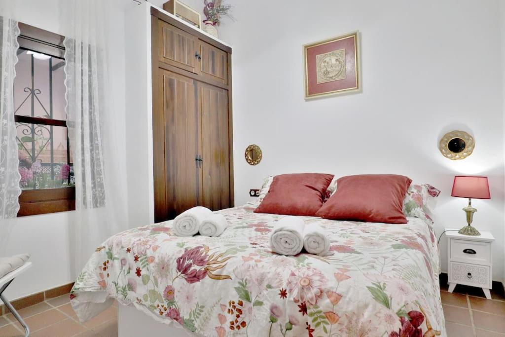 Horno24, Alojamiento Con Patio Andaluz, Tipico De กอร์โดบา ภายนอก รูปภาพ