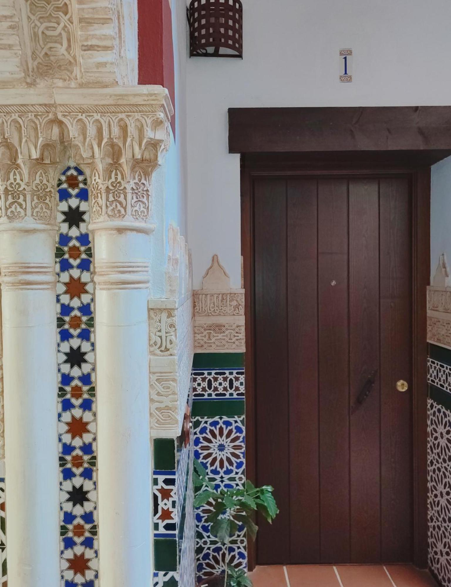 Horno24, Alojamiento Con Patio Andaluz, Tipico De กอร์โดบา ภายนอก รูปภาพ